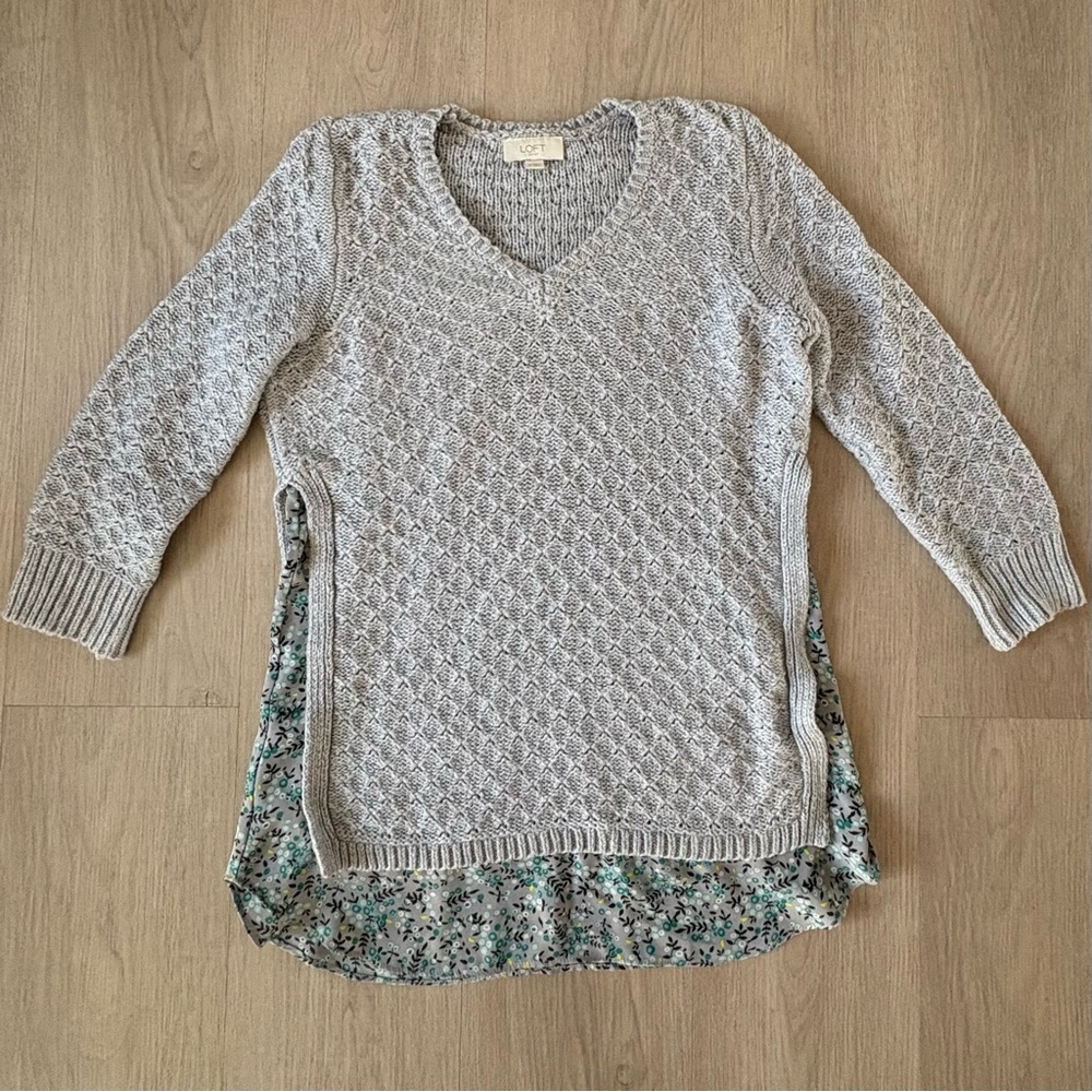 Women’s LOFT Light Gray V-Neck Sweater